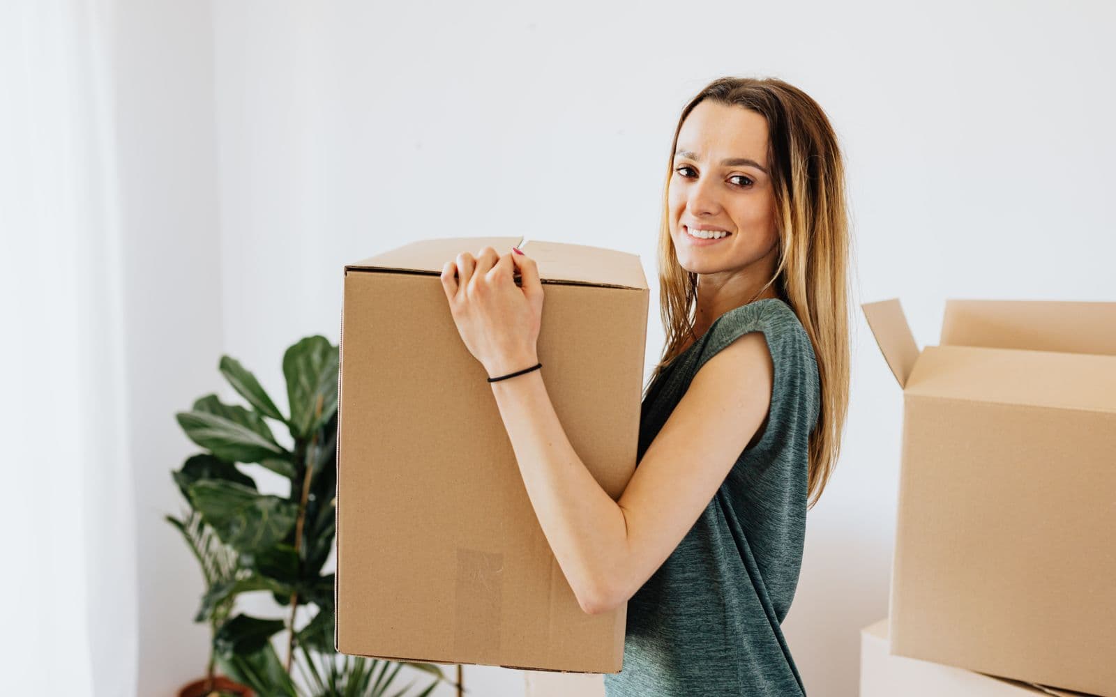 Setting Up Your Home: Utilities, Internet, and Tenant Insurance